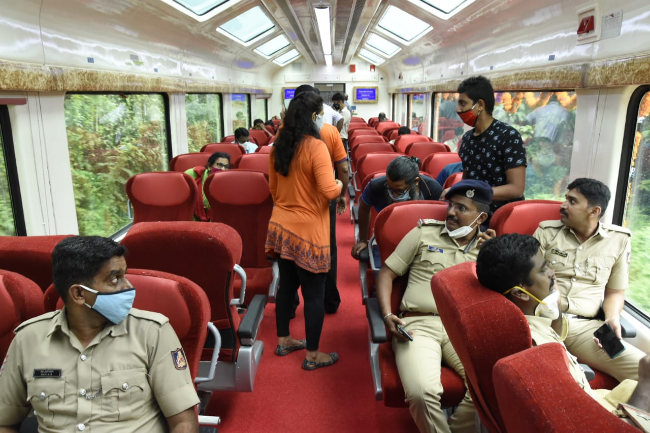 train with Vistadome coaches flagged off in Mangalore